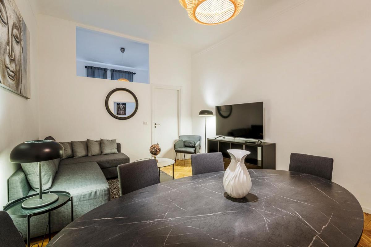 Luxury 4 Bedrooms Apartments Close To Duomo Μιλάνο Εξωτερικό φωτογραφία